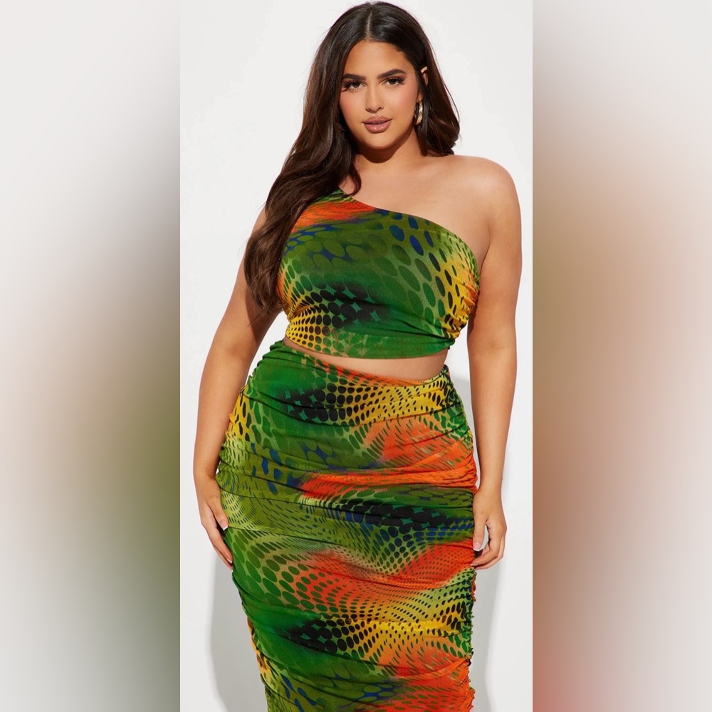 Pre-Loved One-Shoulder Green & Orange Printed Midi Skirt Set - Picture 2 of 3